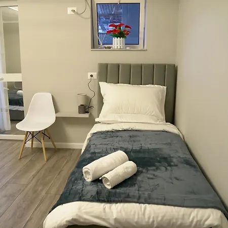 Arni's Gasthuis Tirana