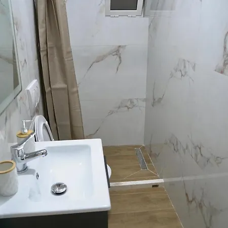 Arni's ゲストハウス 3*